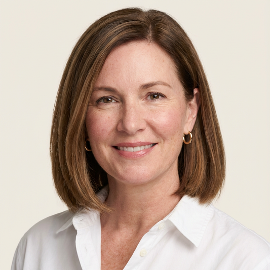 Clara — Soft Highlighted Bob Wig